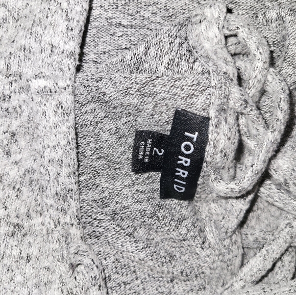 Torrid size 2 shirt - Picture 3 of 3